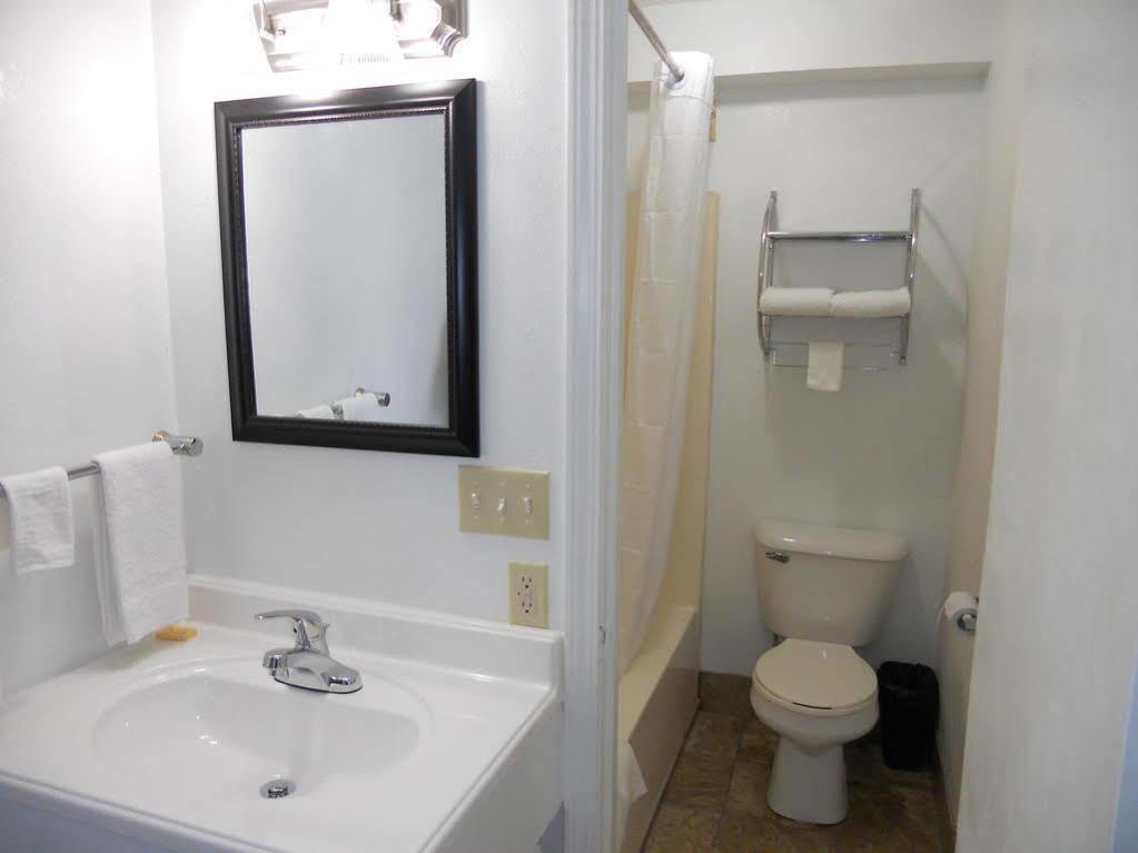 Knights Inn Harrisonville Buitenkant foto